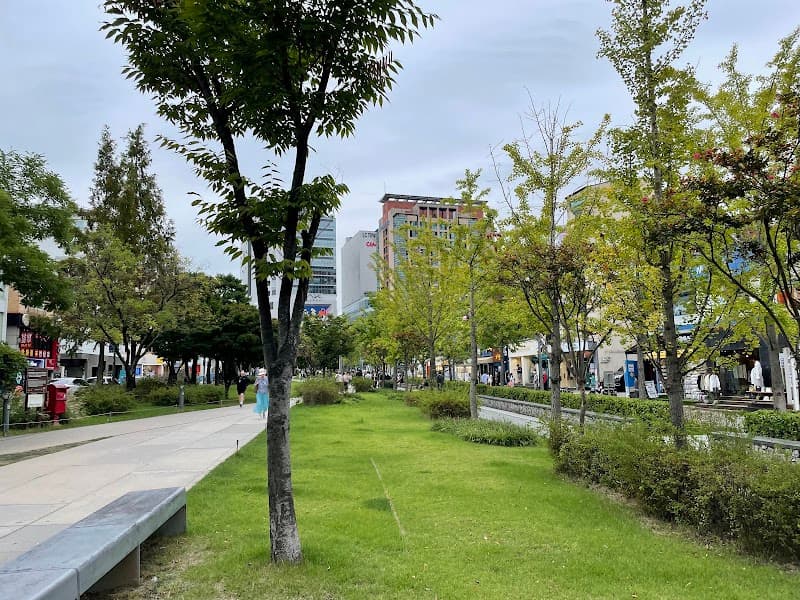 Gyeongui Line Forest Park