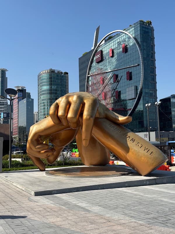 Gangnam Hand statue