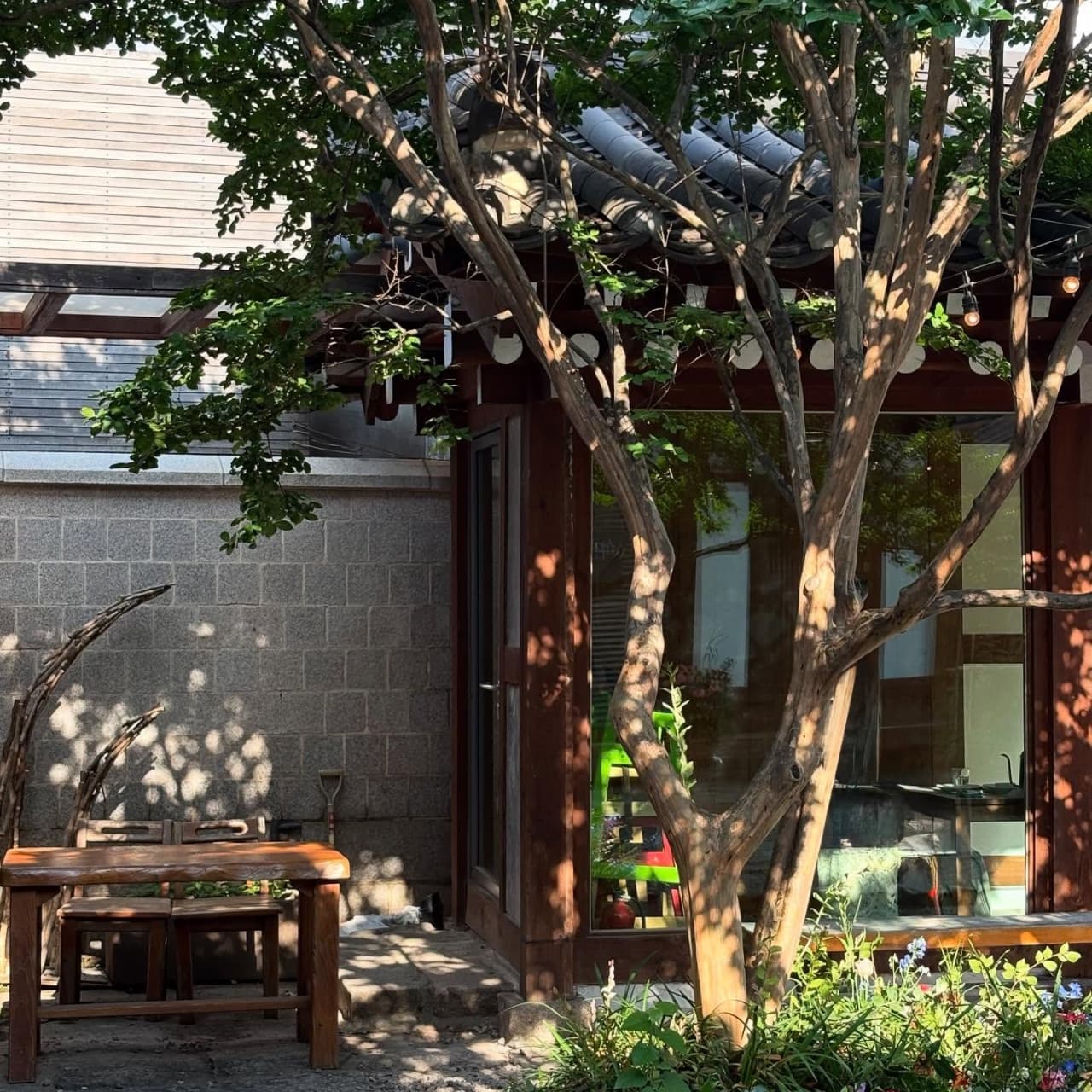 The Hanok Smith Likes