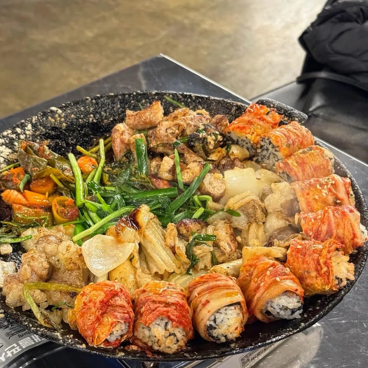 元祖にんにくホルモン 文来店